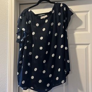 The Loft Navy blue with white polka dot flutter sleeves. Size 20. Small snag.